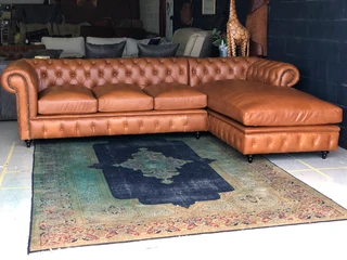 Newly manufactured 3m x 2m  genuine leather Chesterfield daybed unit, (100% FULL GRAIN GAMESKIN)