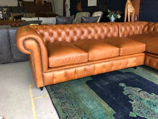 Newly manufactured 3m x 2m  genuine leather Chesterfield daybed unit, (100% FULL GRAIN GAMESKIN)