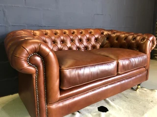 Brand New 1.8m Vintage Genuine Leather Two Seater Chesterfield Couch. (a Timeless Classic All-round)