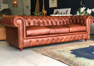 Immaculate & Elegant 2.5m Large Genuine Leather Chesterfield Three Seater Sofa. (savannah Brown)
