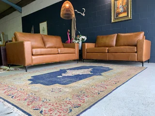 (on Promotion) Newly Manufactured 2 Piece Full Genuine Leather Contemporary Style Lounge Suite.