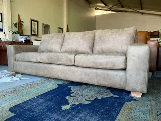 Brand New 2.6m Full Exotic Grain  genuine Leather Casa Design  three  seater Sofa. (zambezi Taupe)