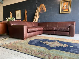 Newly Manufactured 2.8mx 2.8m Kariba Style Genuine Leather Corner Unit (naku Oxblood Dark Brown)