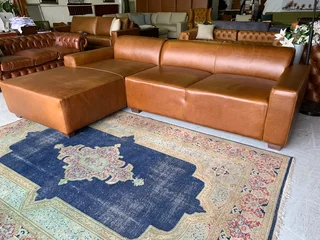 (ON PROMOTION) Large &amp; magnificent (3m x 2m) MARCONI STYLE genuine leather L-shape daybed unit.