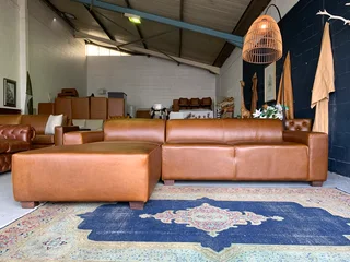 (ON PROMOTION) Large &amp; magnificent (3m x 2m) MARCONI STYLE genuine leather L-shape daybed unit.