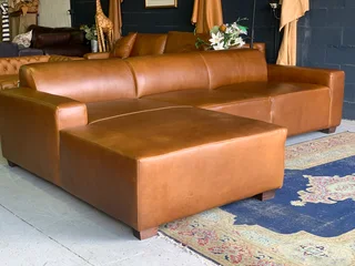 (ON PROMOTION) Large &amp; magnificent (3m x 2m) MARCONI STYLE genuine leather L-shape daybed unit.