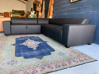 Newly Manufactured (3m X 2.5m) Genuine Leather Marconi Style L-shape Corner Unit (mystic Black)