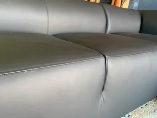 Newly manufactured (3m x 2.5m) genuine leather MARCONI STYLE L-shape corner unit (MYSTIC BLACK)