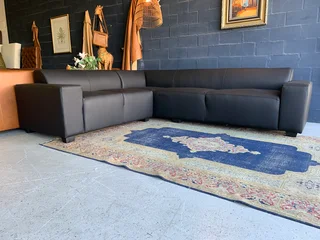 Newly manufactured (3m x 2.5m) genuine leather MARCONI STYLE L-shape corner unit (MYSTIC BLACK)