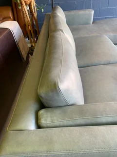 Brand new (2.7m x 1.7m) pepper grey genuine leather daybed unit. (A MODERN TOUCH INTERIOR DESIGN)