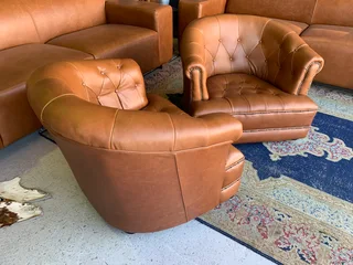 (ON PROMOTION) 2 x immaculate genuine leather DEEP BUTTONED CHESTERFIELD tubchairs R15995 for both.