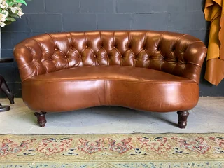 A Elegant 1.3m French Style Genuine Leather Deep Buttoned Two Seater Lsofa. (a Vintage Collection)