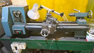 BV 20 B-L metal lathe