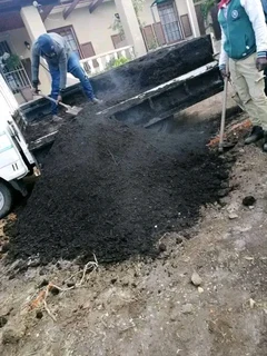 How have nice lawn dressing and top soil weed free