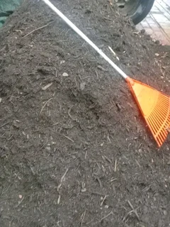 How have nice lawn dressing and top soil weed free