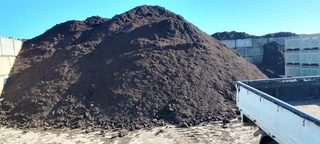 Delivery and installa compost and potting soil weed free