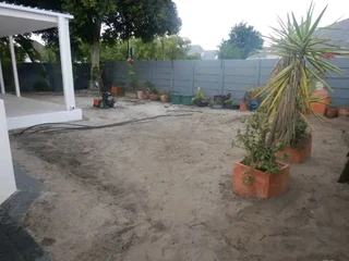 Delivery and installa off roll on lawn Lm Berea grass