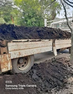 Lawn dressing & compost weed free.  Delivery and installa