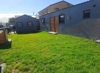 PROFESSIONALS WITH IMMENSE EXPERIENCE IN INSTALLATION &amp; LAYING NATIONAL GRASS