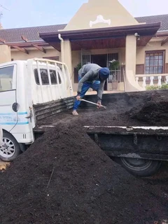 PROFESSIONALS WITH IMMENSE EXPERIENCE IN INSTALLATION &amp; LAYING NATIONAL GRASS