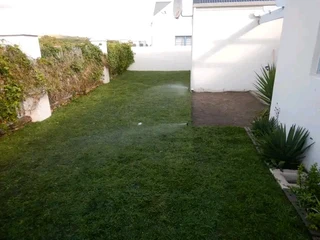 Delivery and installa Lm Berea grass