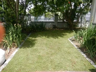 Delivery and installa Lm Berea grass