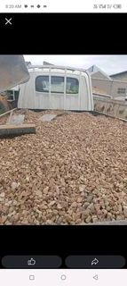 lawn Kikuyu grass and  call type of gradn stone