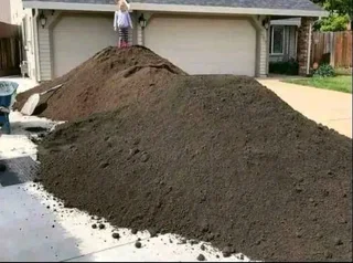 Lawn dressing and top soil