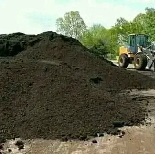 Lawn dressing and top soil