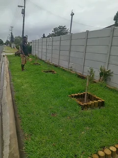 PROFESSIONALS WITH IMMENSE EXPERIENCE IN INSTALLATION &amp; LAYING NATIONAL GRASS