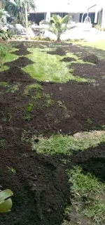 We do supply and installa lawn dressing and compost weed free