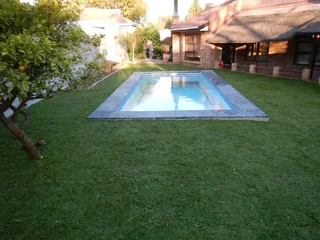 Roll on lawn Kikuyu grass