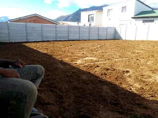 Delivery and installa Lm Berea grass