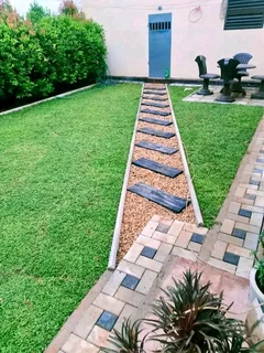 Supply and installa Lm Berea grass and Kikuyu grass