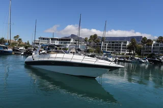 Fountain Motor Yacht (2005) with Airberth and Priscilla Quad Trailer