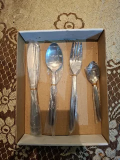 16 Piece Cutlery Set