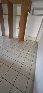 2 bedroom flat for sale in Florida 6th Avenue.