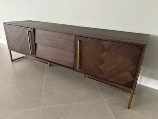 Bruno media unit, TV table.