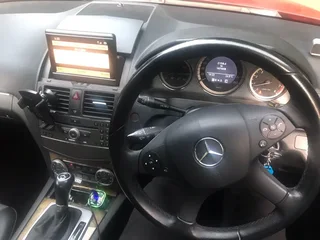 2011 Mercedes-Benz C-Class Sedan- 2011 Mercedes-Benz C-Class SUV  - C200- CGI - CLEAN AND WELL MAINT