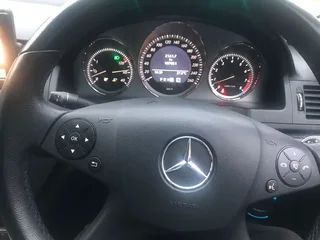 2011 Mercedes-Benz C-Class Sedan- 2011 Mercedes-Benz C-Class SUV  - C200- CGI - CLEAN AND WELL MAINT