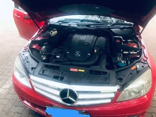 2011 Mercedes-Benz C-Class Sedan- 2011 Mercedes-Benz C-Class SUV  - C200- CGI - CLEAN AND WELL MAINT