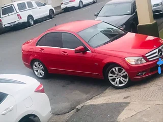 2011 Mercedes-benz C-class Sedan- 2011 Mercedes-benz C-class Suv  - C200- Cgi - Clean And Well Maint