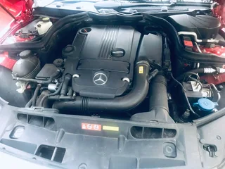 2011 Mercedes-Benz C-Class Sedan- 2011 Mercedes-Benz C-Class SUV  - C200- CGI - CLEAN AND WELL MAINT