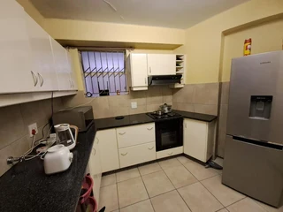 Modern 2.5-Bed Seaside Living in Durban Central
