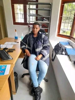 HELP ME FIND A JOB AS PROJECT ADMINISTRATOR /JUNIOR CONSTRUCTION MANAGER /JUNIOR CIVIL ENGINEER