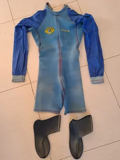 Wetsuit and booties