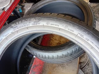 275/35/21 Bridgestone Run Flat Tyres for Sale. Contact 0739981562
