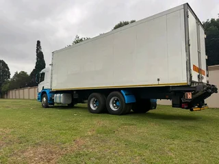 SCANIA P310 REFRIGERATOR TRUCK