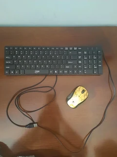Wireless mouse with keyboard