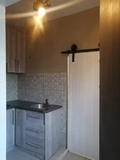 1 Bedroom Bachelor Apartment in Herlear